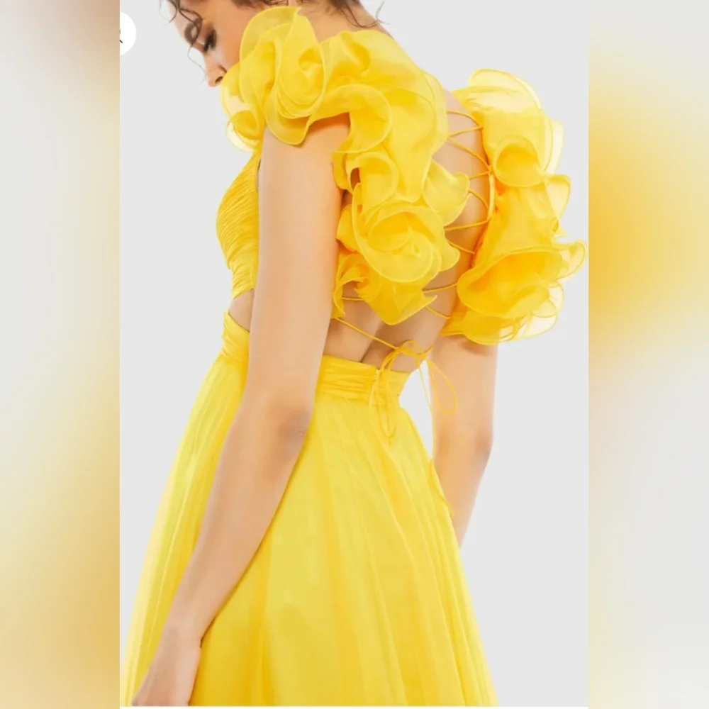 NWOT $598 Mac Duggal Ruffle Tiered Cutout Chiffon Gown Sunshine Yellow Size 2 - Picture 7 of 9
